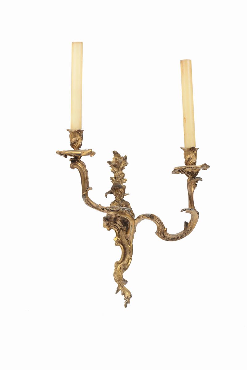 Coppia di Appliques Luigi XV in Bronzo Dorato a Due Luci, XVIII Secolo