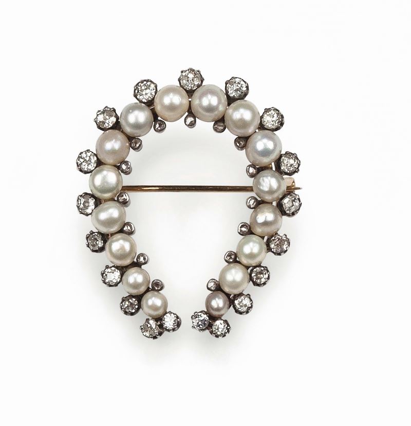 Brooch with natural pearls and old-cut diamonds set in yellow gold  - Auction Fine Jewels - Cambi Casa d'Aste
