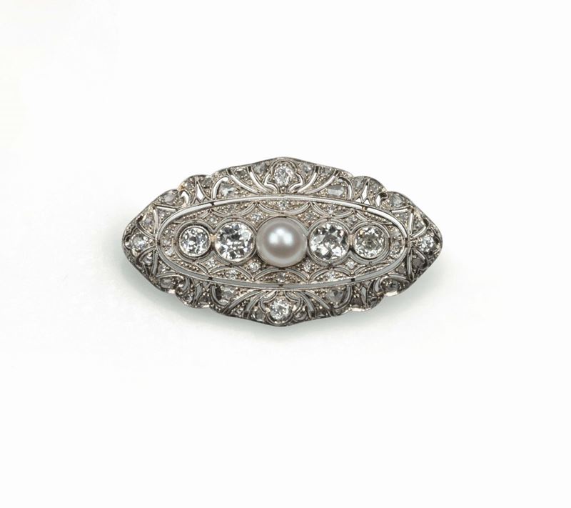 Savonette brooch with a pearl and old-cut diamonds set in white gold  - Auction Fine Jewels - Cambi Casa d'Aste
