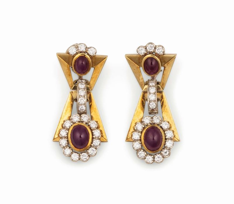 Earrings with cabochon-cut rubies and diamonds set in white and yellow gold. Engraved Bulgari on the side  - Auction Fine Jewels - Cambi Casa d'Aste