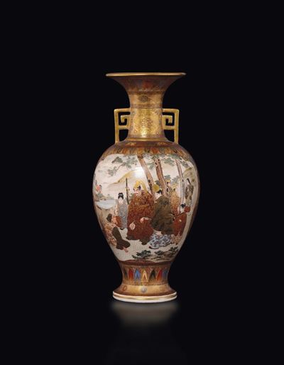 Vaso in Porcellana Kutani con Figure di Dignitari e Saggi, Giappone, XIX Secolo