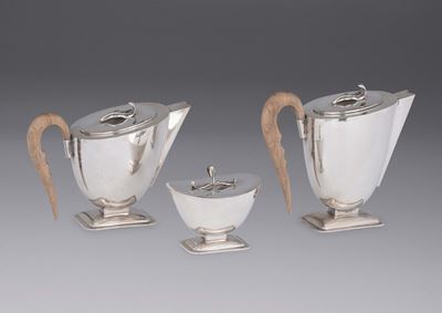 Servizio da The e Caffè in Argento in Uso dal 1934 al 1944 (fascio Littorio) e Dell'argentiere Mi...