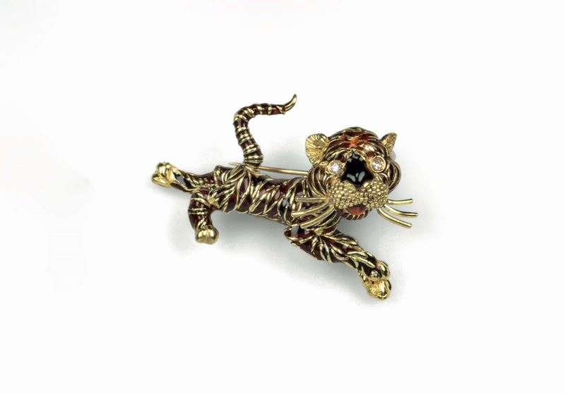 Lion brooch with multi-coloured enamelling and diamonds set in yellow gold, Frascarolo   - Auction Fine Jewels - Cambi Casa d'Aste