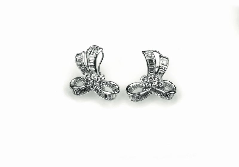 Earrings with approx. 5.00 cts of diamonds set in platinum. 1920s  - Auction Fine Jewels - Cambi Casa d'Aste