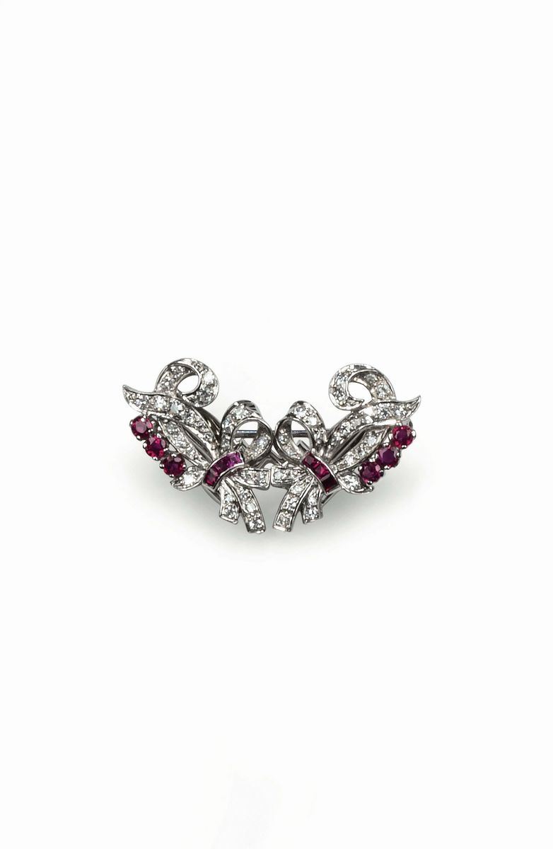 Brooch/earrings with diamonds and rubies set in platinum  - Auction Fine Jewels - Cambi Casa d'Aste
