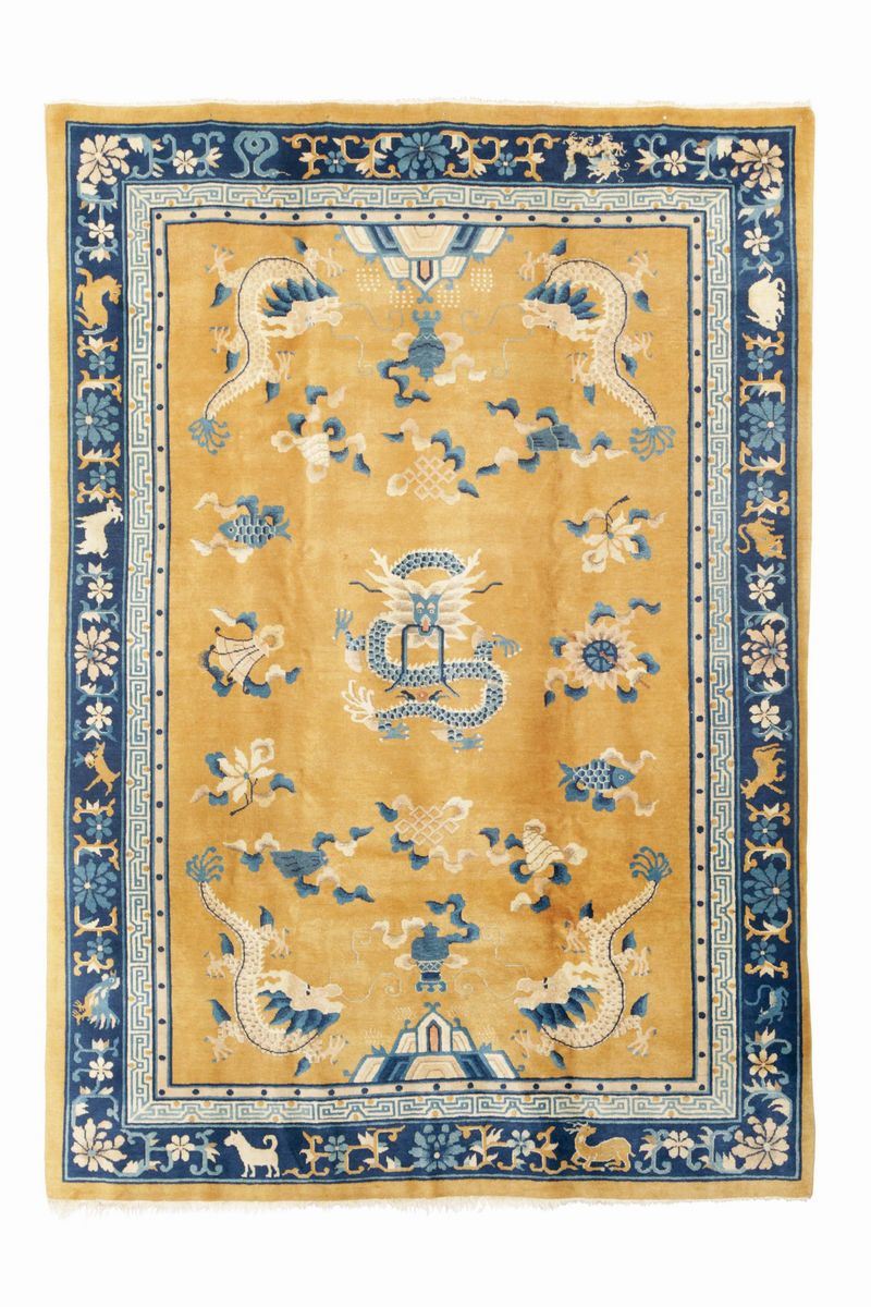 A chinese Beijng rug, first half of the 20th century (circa 1920). Perfect condition  - Auction Fine Carpets - Cambi Casa d'Aste
