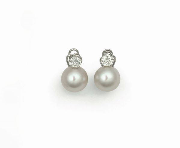 Earrings with Australian pearls and diamonds set in white gold
