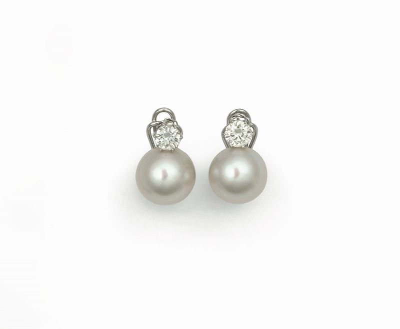 Earrings with Australian pearls and diamonds set in white gold  - Auction Fine Jewels - Cambi Casa d'Aste