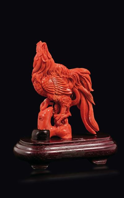 Figura di Gallo su Roccia Scolpito in Corallo, Cina, Inizio XX Secolo