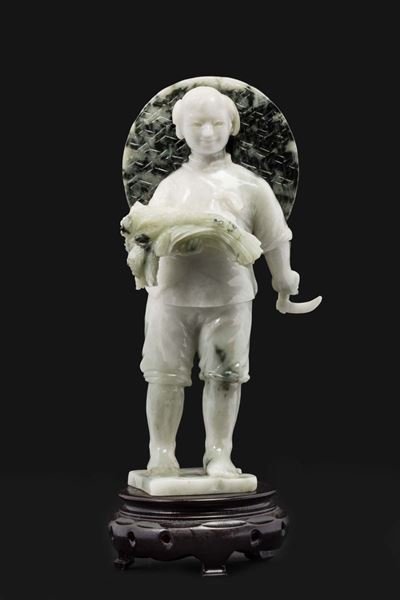 Figura di Contadino con Cappello Scolpito in Giada Verde, Cina, XX Secolo