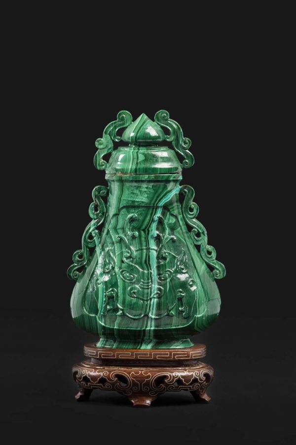 Vaso con coperchio scolpito in malachite, Cina, Dinastia Qing, fine XIX secolo