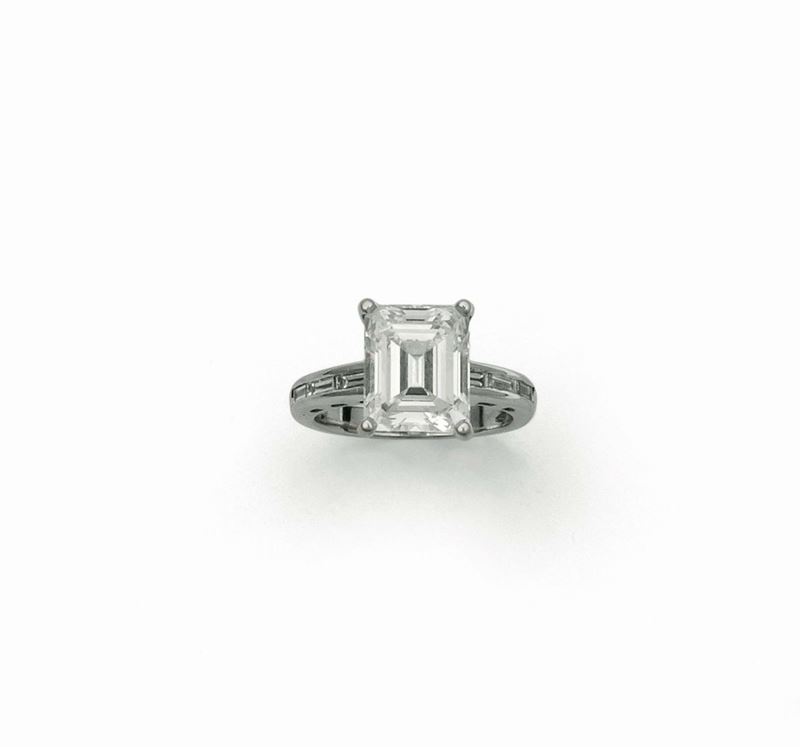Emerald-cut diamonds wheighing 5.35 ct. IGI diamond report   - Auction Fine Jewels - Cambi Casa d'Aste