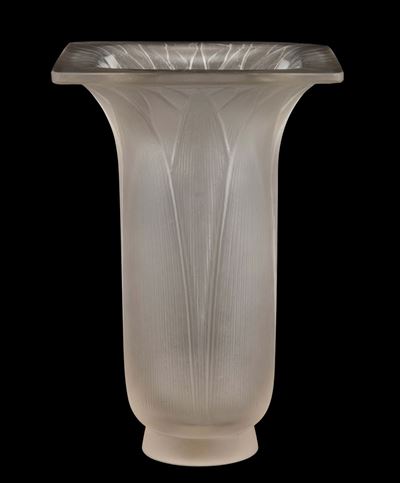 René Lalique (1860-1945), Franciavaso “lotus”, Modello Creato nel 1920