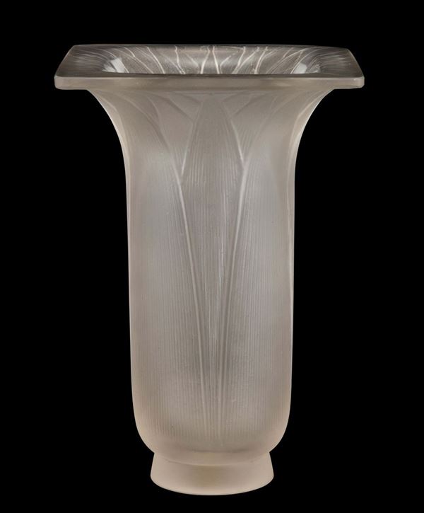 René Lalique (1860-1945), FRance Vaso “Lotus”, modello creato nel 1920