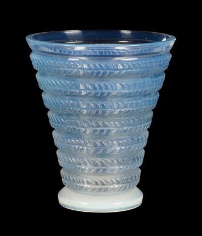 René Lalique (1860-1945), Franciavaso “cytise”, Modello Creato nel 1926