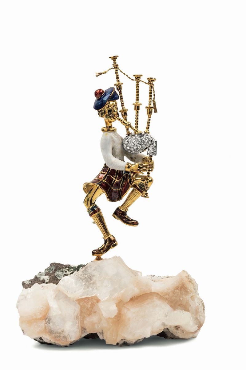 Bagpiper brooch in yellow gold with diamonds and multi-coloured enamelling, Damiani  - Auction Fine Jewels - Cambi Casa d'Aste