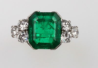 Anello con Smeraldo Colombia di Ct 5,80 Stimati