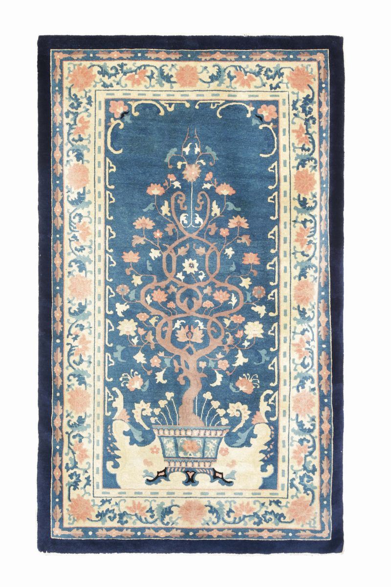 Inusuale tappeto cinese Pechino fine XIX inizio XX secolo  - Asta Tappeti Antichi - Cambi Casa d'Aste
