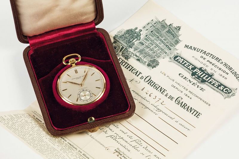 PATEK PHILIPPE, open face, keyless, 18K yellow gold pocket watch. Accompanied by the original box and Certificate. Made circa 1940  - Auction Watches and Pocket Watches - Cambi Casa d'Aste
