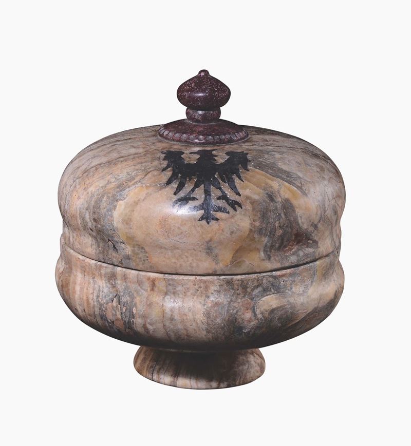 An Egyptian alabaster and red porphyry urn. Renaissance lapidary (?)  - Auction Sculpture and Works of Art - Cambi Casa d'Aste