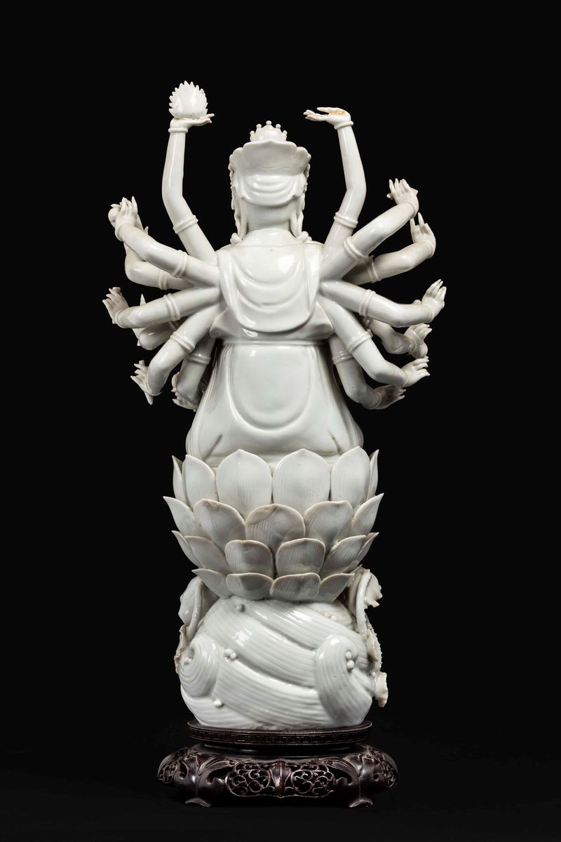 Figura di Doumu in Porcellana Blanc De Chine Dehua Seduta su Fiore di Loto, Cina, Dinastia Qing. ...