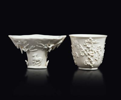 Due Diverse Coppe in Porcellana Blanc De Chine Dehua con Decoro a Rilievo, Cina, Dinastia Qing, F...