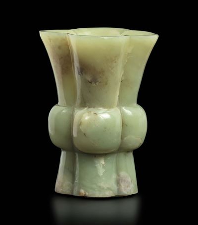 Vasetto Quadrilobato in Giada Gialla, Cina, Dinastia Qing, Epoca Qianlong (1736-1795)