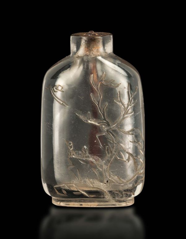 Snuff bottle in cristallo di rocca con rami a rilievo, Cina, Dinastia Qing, XIX secolo
