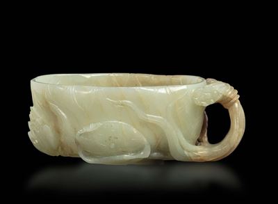 Coppetta in Giada Bianca con Base a Foggia di Fiore di Loto, Cina, Dinastia Qing, XVIII Secolo