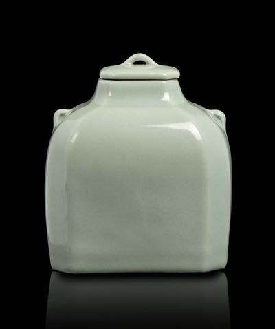 Vasetto con Coperchio a Pianta Rettangolare in Porcellana Celadon, Cina, Dinastia Qing, Marca e d...