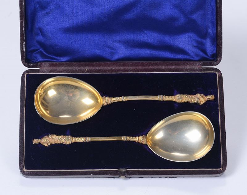 Una coppia di cucchiai in argento vermeille, entro astuccio, XIX secolo  - Asta Antiquariato - II - Cambi Casa d'Aste