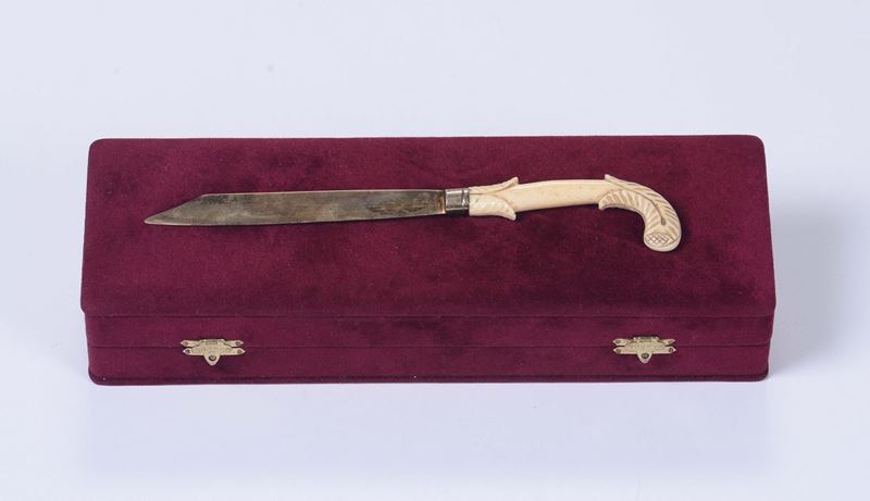 Un piccolo tagliacarte da signora in argento vermeille, manico in avorio punzone Mauriziano, 1840 circa  - Asta Antiquariato - II - Cambi Casa d'Aste