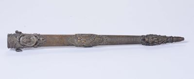 Fodero di Spadino da Cerimonia in Bronzo Fuso e Finemente Inciso con Simboli ed Allegorie, Italia...