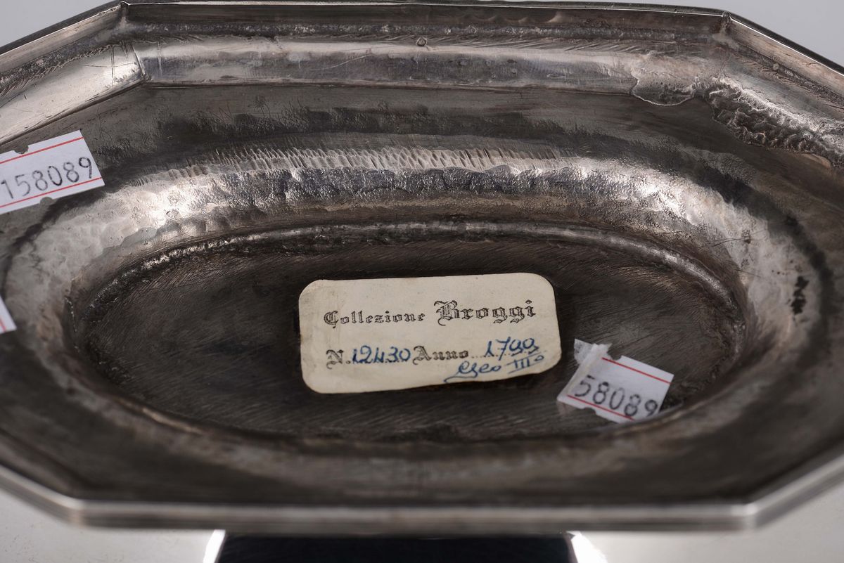 Cestino in Argento Sbalzato e Cesellato, Argentiere Dp, Londra 1799