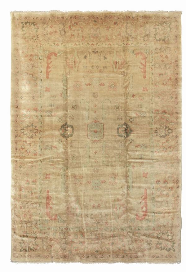 A Ushak rug, west Anatolia, early 20th century. Good condition