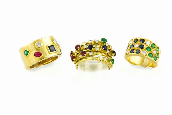 Lotto composto da tre anelli con gemme multicolor