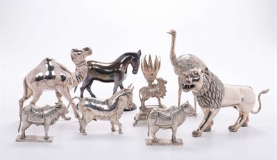 Lotto Composto da Coppia di Tori, Dromedario, Struzzo, Cavallo, Toro, Toro Portacandela e Leone i...