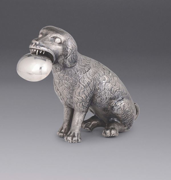 Figura di cane in argento fuso e cesellato, Italia (probabilmente Napoli) XIX secolo
