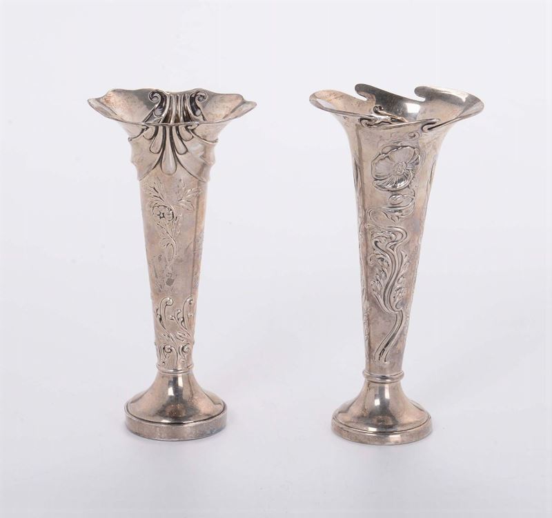 Coppia di portafiori in argento, Inghilterra inizio XX secolo  - Auction Fine art - II - Cambi Casa d'Aste