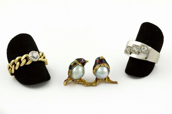 Lot comprising of two old-cut diamond rings and one pearl and enamel brooch