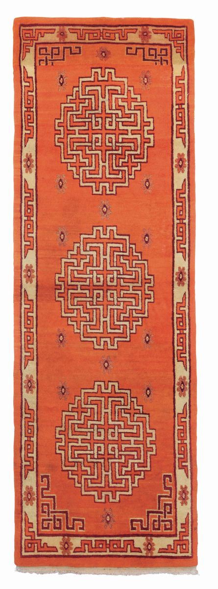 A Tibetan runner , 20th century  - Auction Fine Carpets - Cambi Casa d'Aste