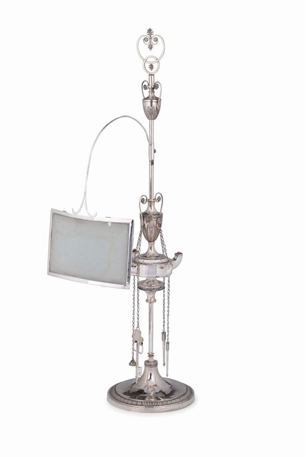 Grande lucerna in argento sbalzato, fuso e cesellato. Bollo camerale romano e bollo dell'argentiere Stefano II Sciolet (1826-1870)