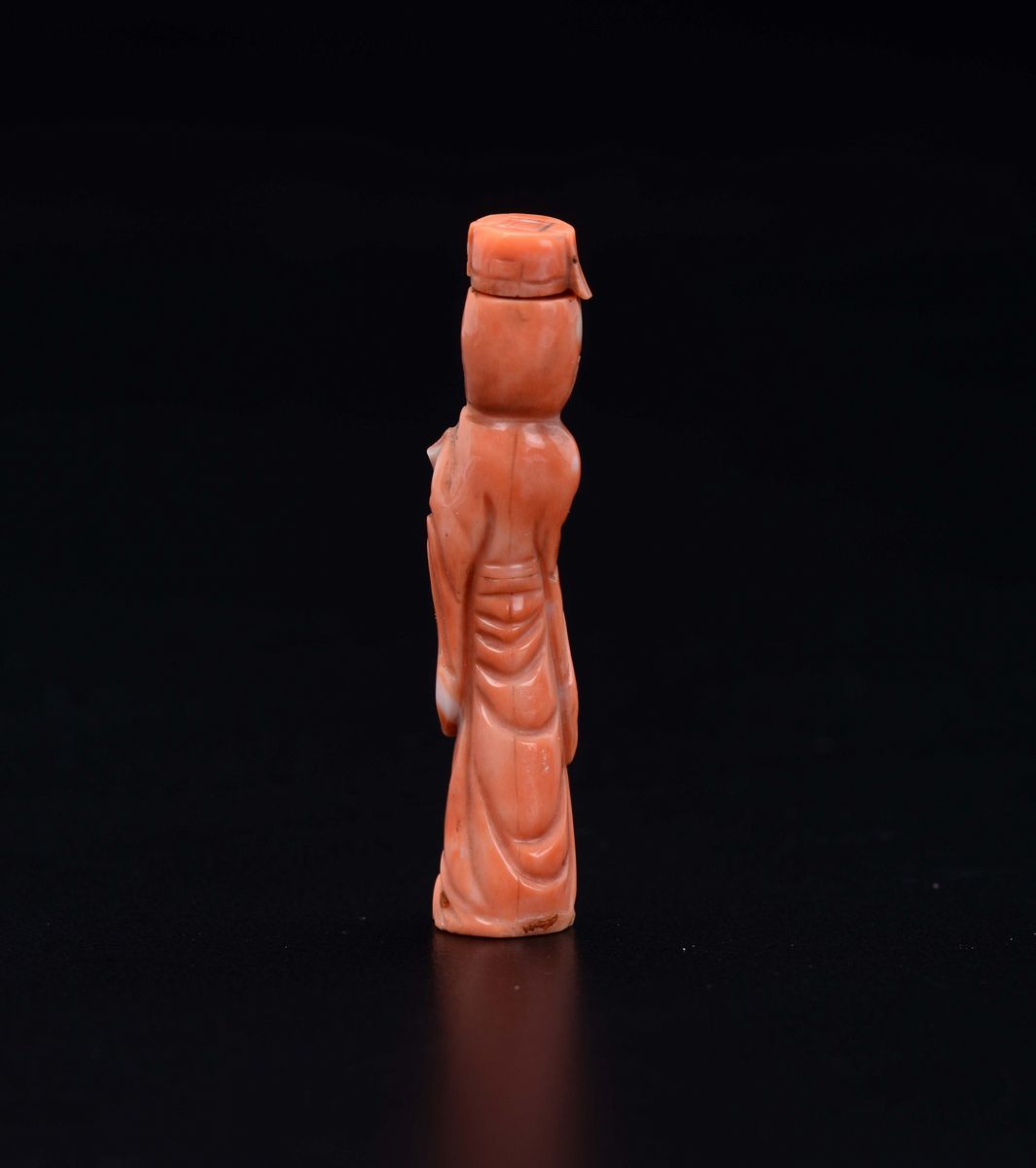 Snuff Bottle Raffigurante Saggio in Corallo, Cina, Inizio XX Secolo
