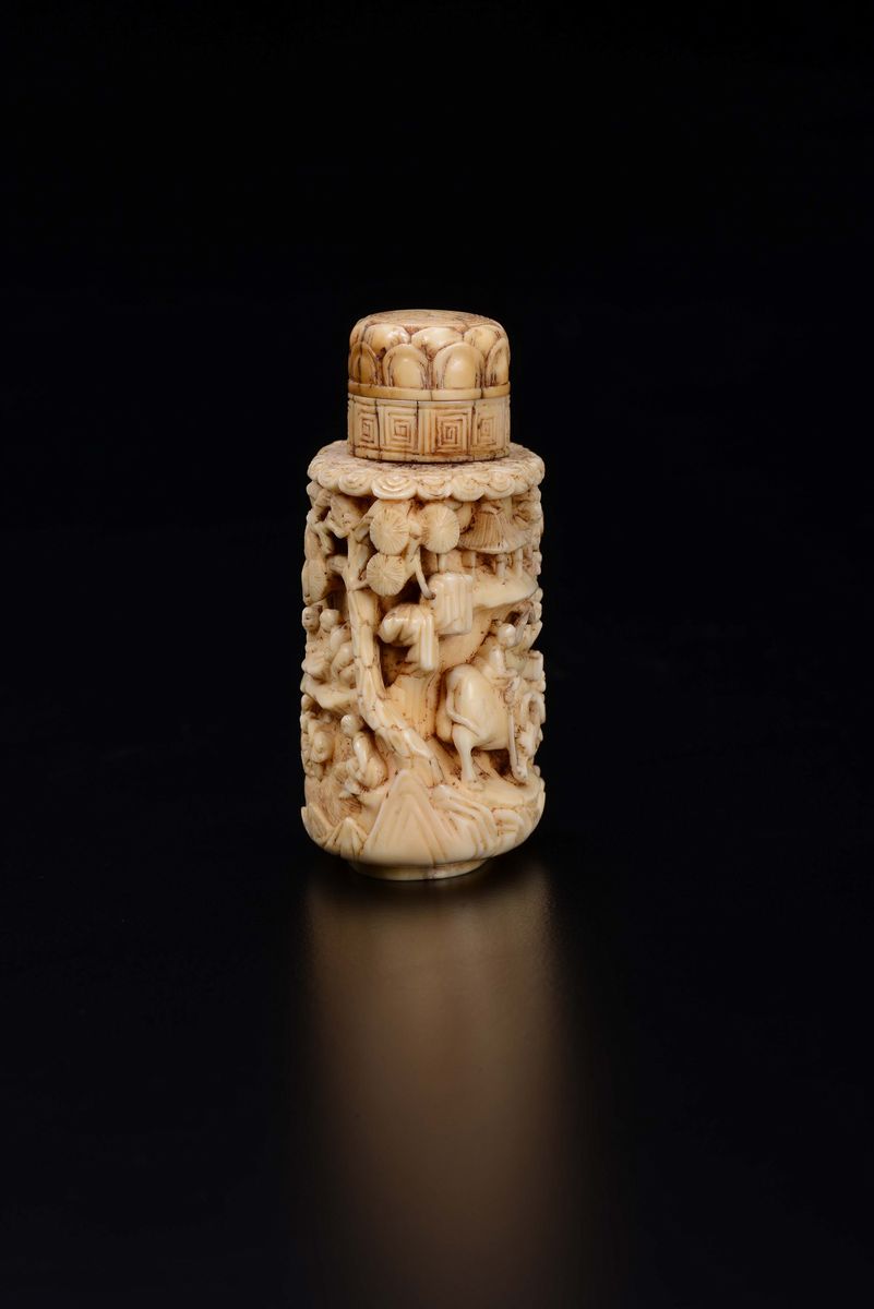 Snuff Bottle in Avorio con Scene Comuni, Cina, Dinastia Qing, XIX Secolo
