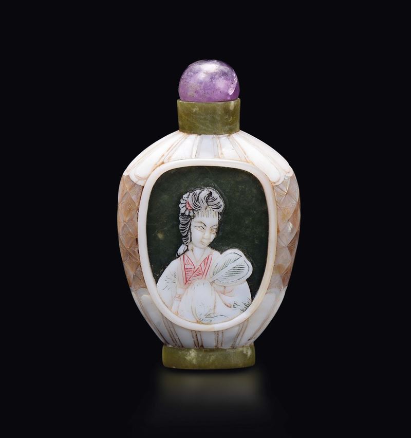 Snuff bottle in madreperla con due immagini di Guanyin con ventaglio, Cina, XX secolo  - Asta Fine Chinese Works of Art - Cambi Casa d'Aste