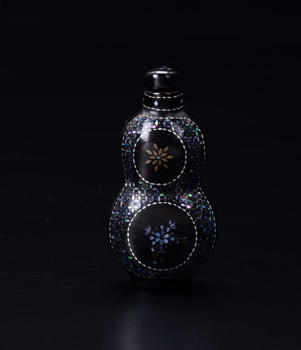 Snuff Bottle Lacca Burgauté con Corpo a Doppia Zucca, Cina, Dinastia Qing, XIX Secolo