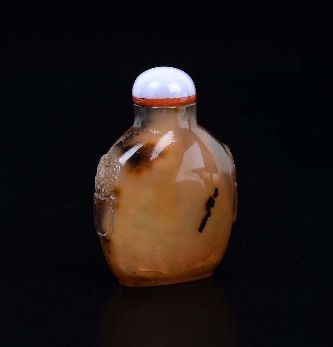 Snuff Bottle in Agata Muschiata con Mascheroni Laterali, Cina, Dinastia Qing, XIX Secolo