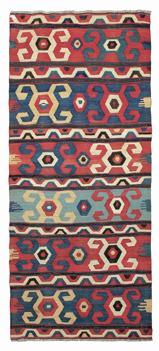 A kilim rug, Caucasus, early 20th century. Good condition.  - Auction Fine Carpets - Cambi Casa d'Aste
