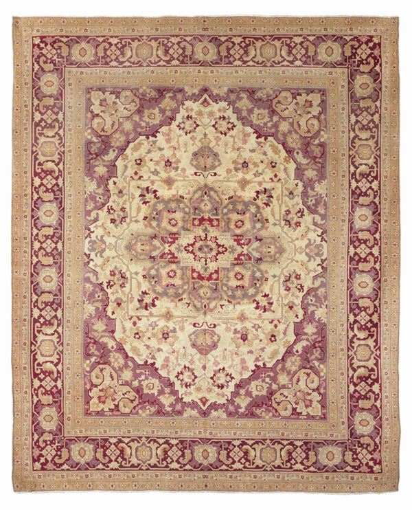 An indian Amritzar rug, early 20th century. Good condition