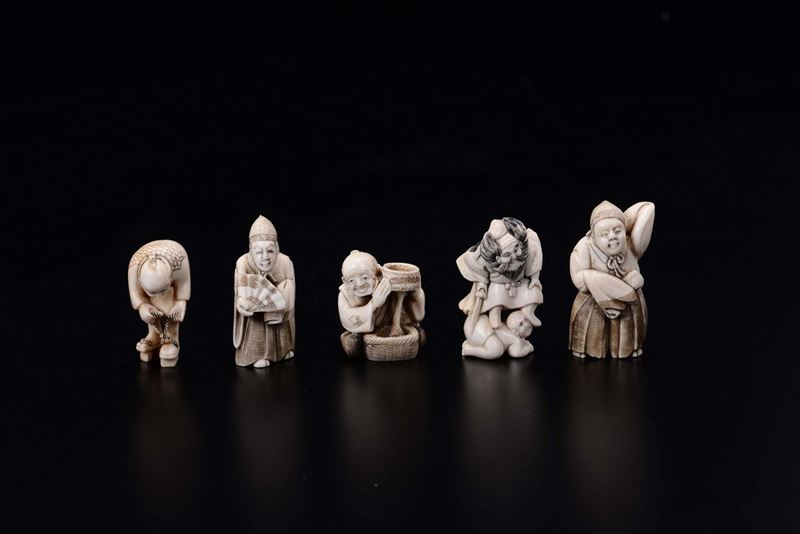Five netsuke figures, Japan, early 20th century  - Auction Chinese Works of Art - Cambi Casa d'Aste
